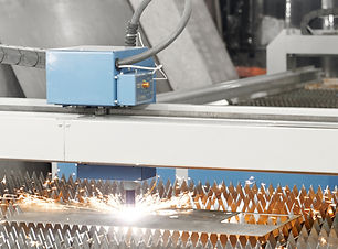 Engenharia acompanhando processo industrial